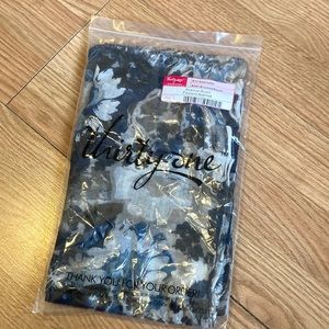 Thirty-one Avenue Scarf in Brushed bloom